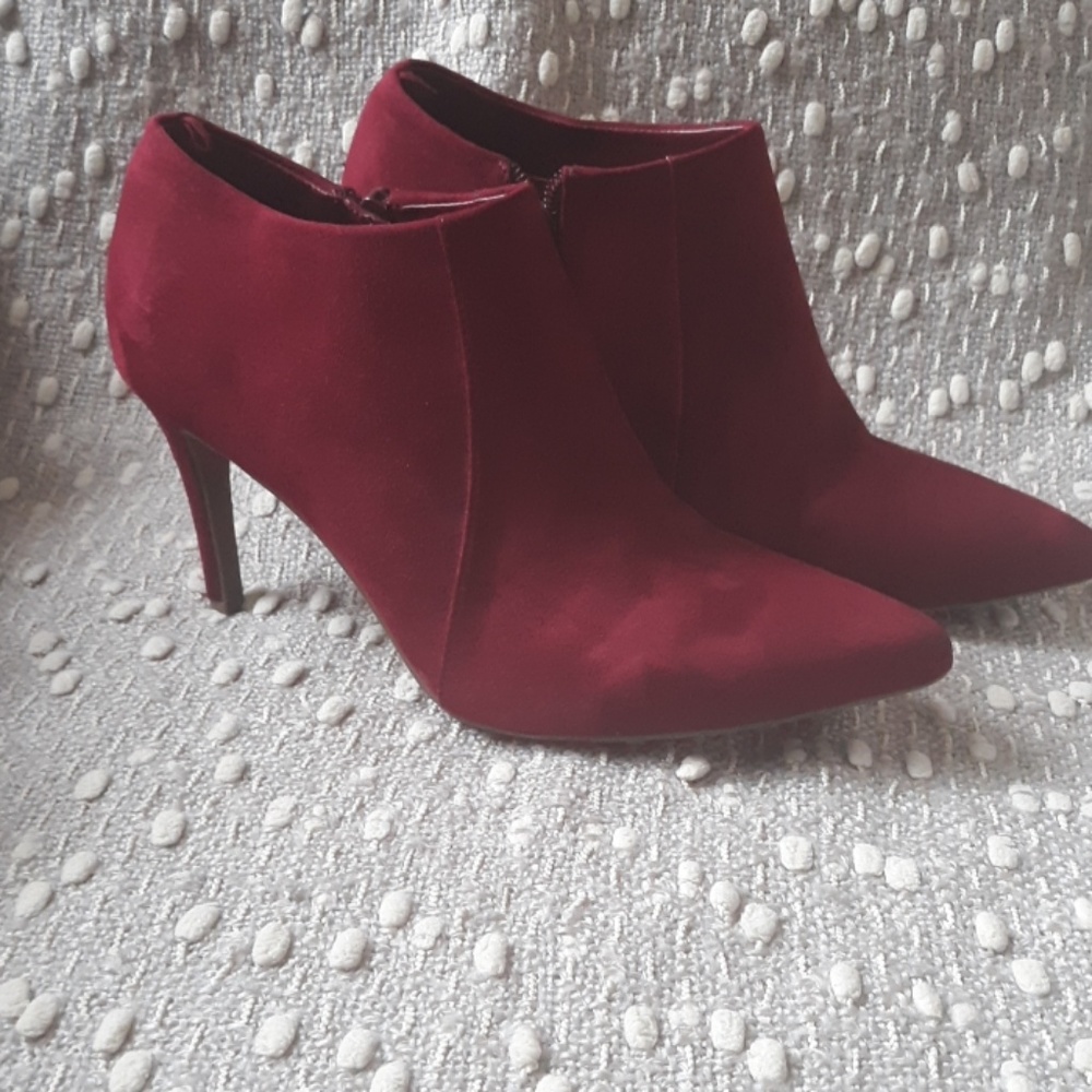 Old navy heeled booties